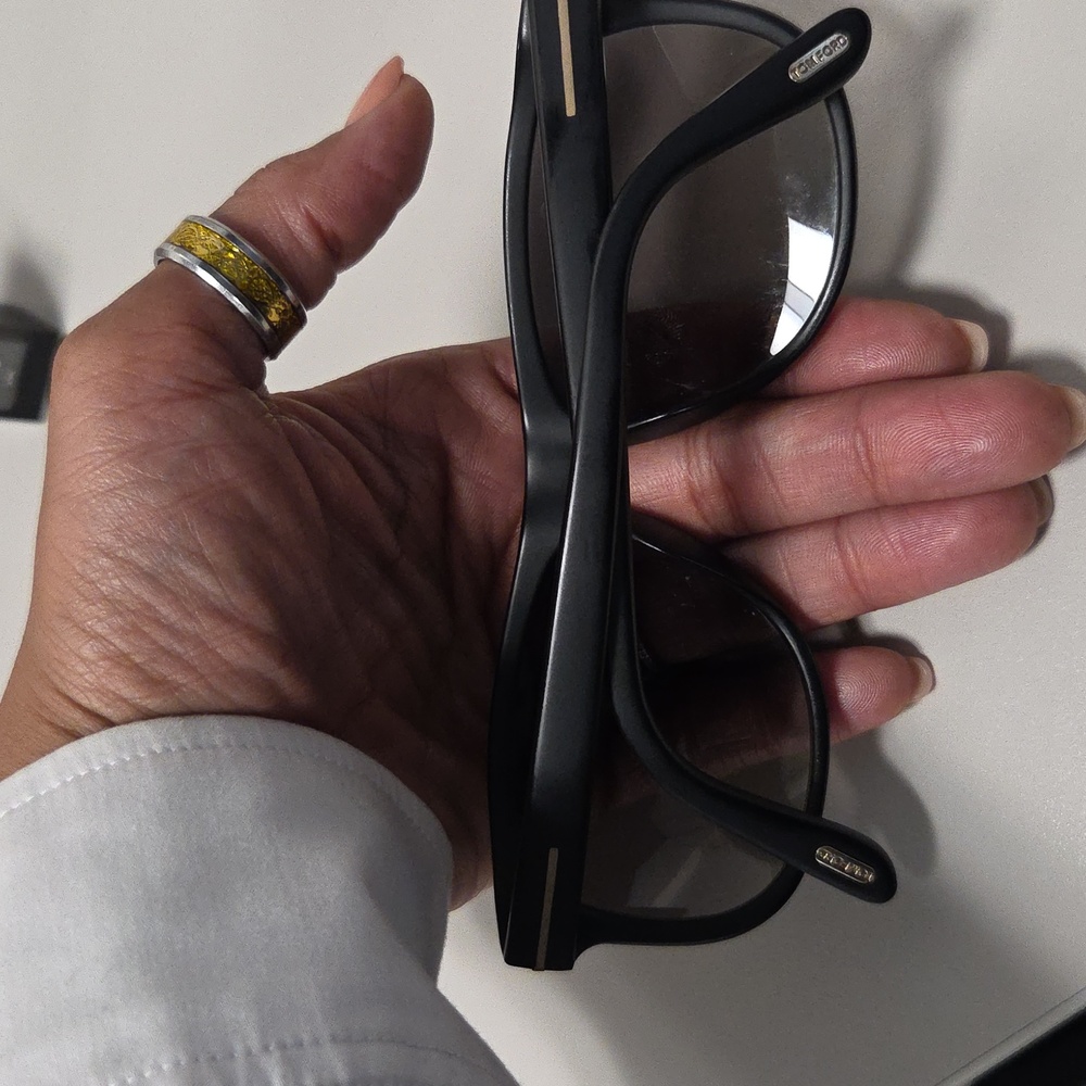 Matte Black Tom Ford Men's Sunglasses - Picture 4 of 7